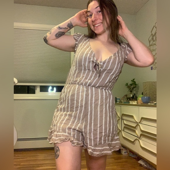 summer romper - Picture 3 of 6